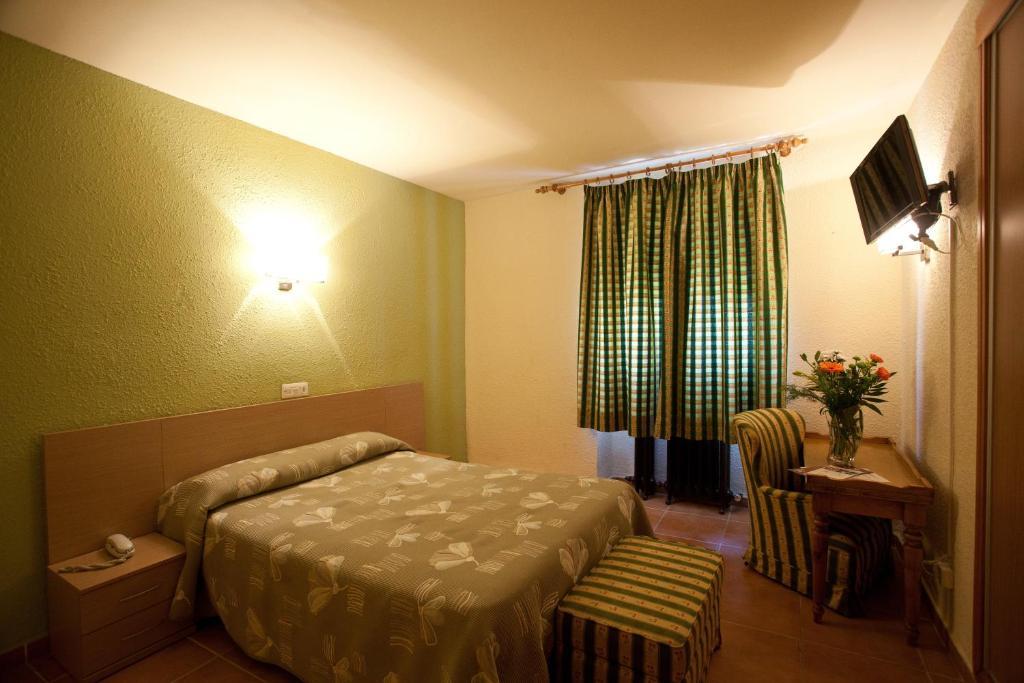 Hotel La Paz Jaca Zewnętrze zdjęcie